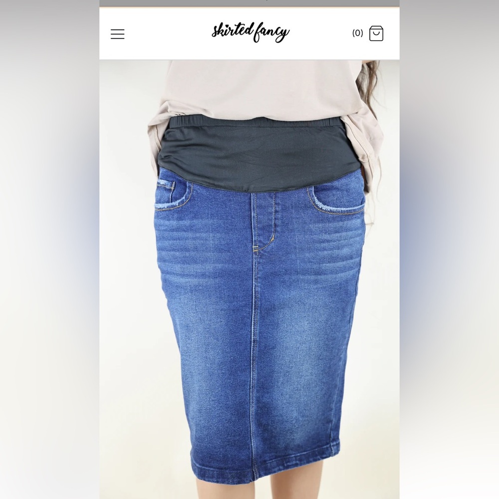 Size L maternity denim skirt